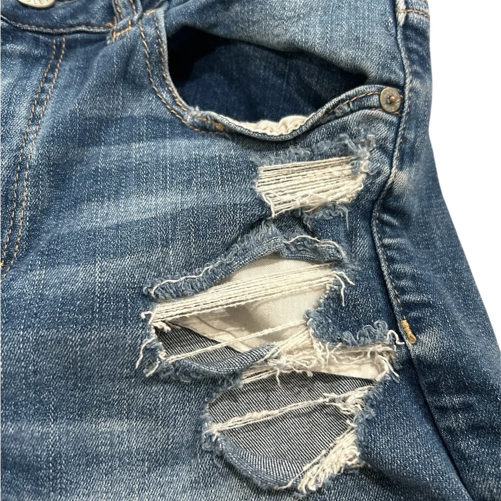 American Eagle Women’s Shorts Size 8 Distressed Dark Medium Wash Hi Rise Shortie - Picture 5 of 10